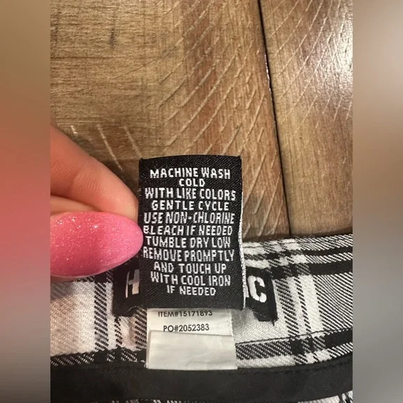Hot Topic Black/White Plaid Schoolgirl Skirt size XL - Picture 10 of 15